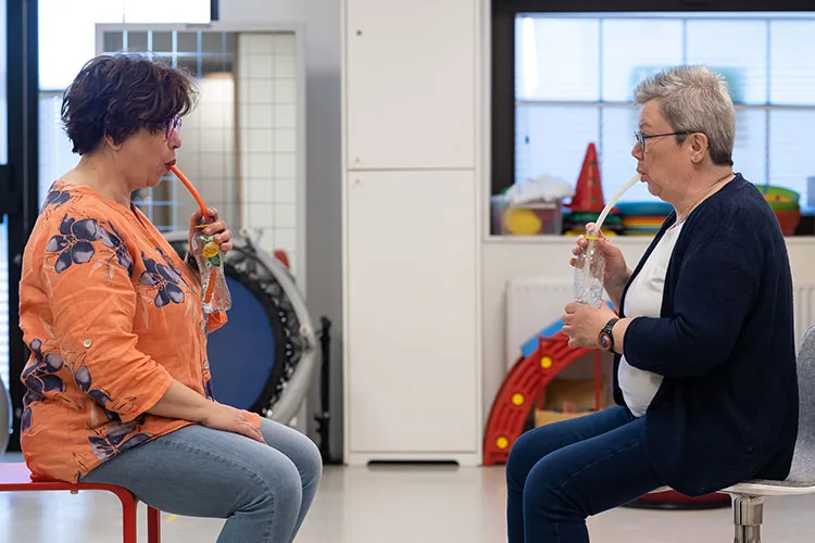 De Laxvox methodiek door Logopedie in Enschede voor hulp bij stemklachten en/of stemproblemen.